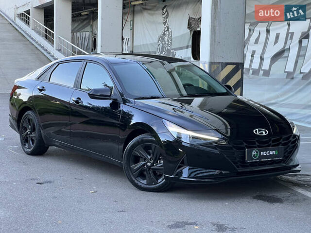 Чорний Хендай Елантра, об'ємом двигуна 2 л та пробігом 90 тис. км за 17500 $, фото 1 на Automoto.ua