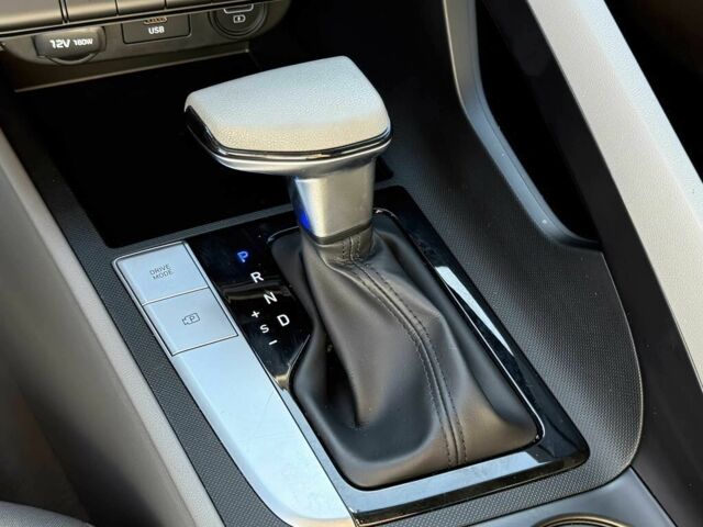 Черный Хендай Элантра, объемом двигателя 2 л и пробегом 23 тыс. км за 3800 $, фото 8 на Automoto.ua