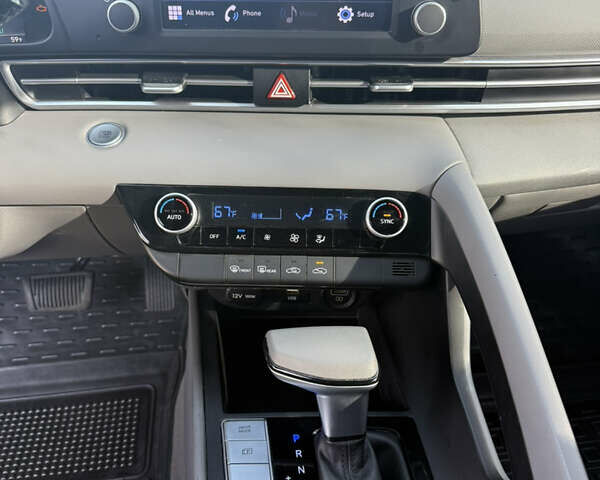 Чорний Хендай Елантра, об'ємом двигуна 2 л та пробігом 159 тис. км за 16700 $, фото 27 на Automoto.ua