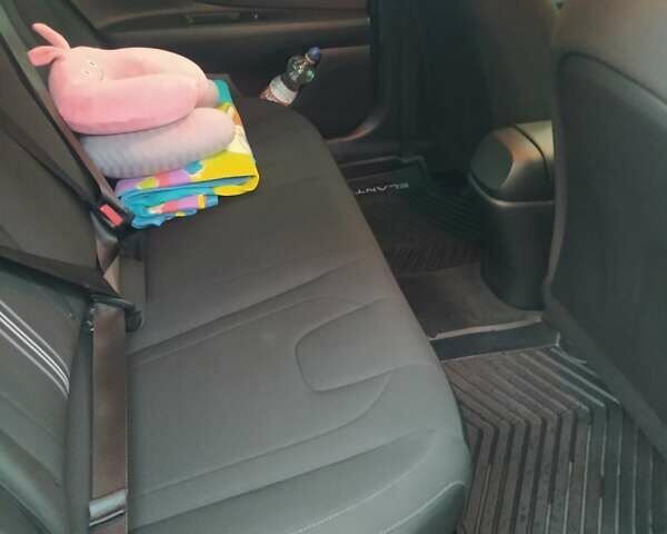 Черный Хендай Элантра, объемом двигателя 1.58 л и пробегом 83 тыс. км за 18999 $, фото 14 на Automoto.ua