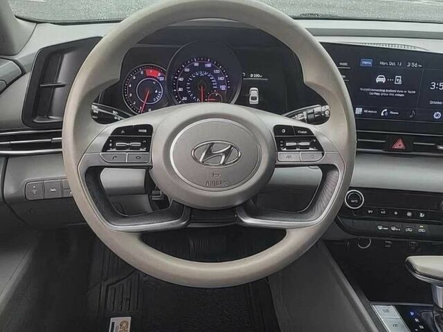 Чорний Хендай Елантра, об'ємом двигуна 2 л та пробігом 25 тис. км за 9000 $, фото 6 на Automoto.ua