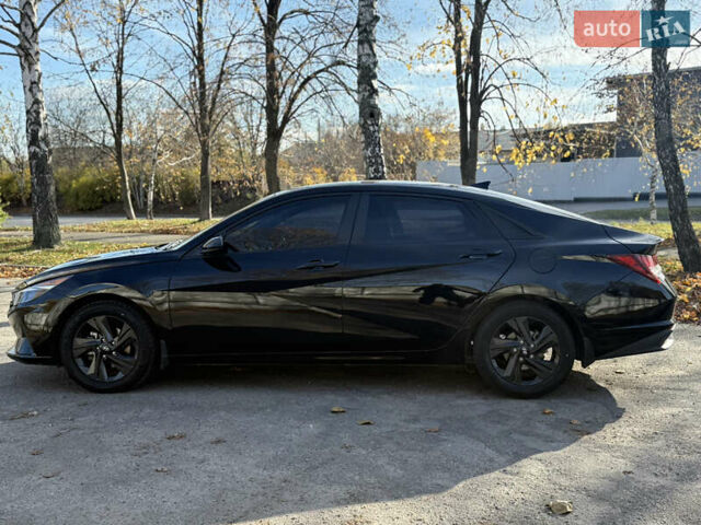 Чорний Хендай Елантра, об'ємом двигуна 2 л та пробігом 159 тис. км за 16700 $, фото 2 на Automoto.ua