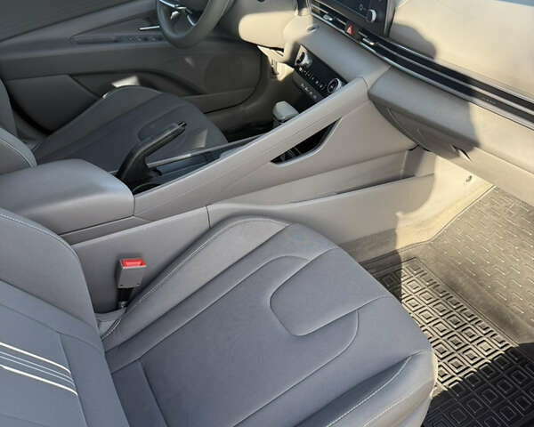 Чорний Хендай Елантра, об'ємом двигуна 2 л та пробігом 159 тис. км за 16700 $, фото 20 на Automoto.ua