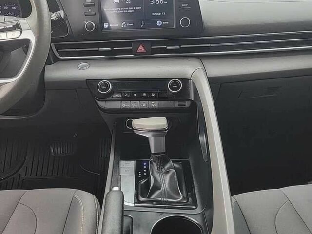 Чорний Хендай Елантра, об'ємом двигуна 2 л та пробігом 25 тис. км за 9000 $, фото 7 на Automoto.ua