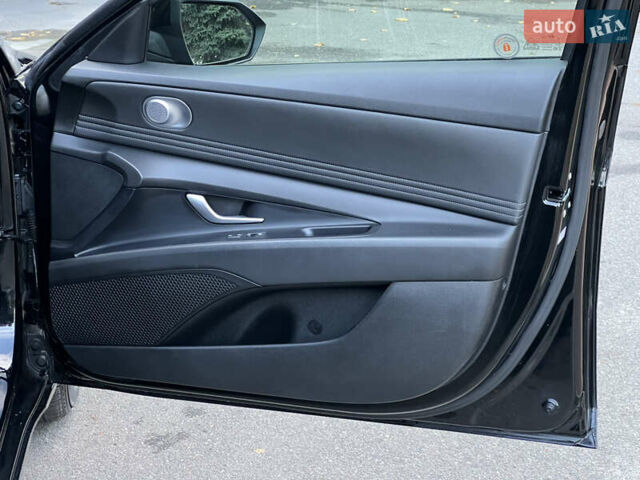 Чорний Хендай Елантра, об'ємом двигуна 2 л та пробігом 90 тис. км за 17500 $, фото 53 на Automoto.ua