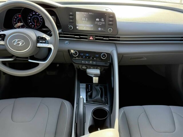 Черный Хендай Элантра, объемом двигателя 2 л и пробегом 23 тыс. км за 3800 $, фото 7 на Automoto.ua