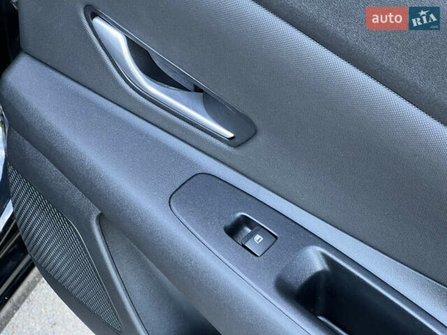 Чорний Хендай Елантра, об'ємом двигуна 2 л та пробігом 90 тис. км за 17500 $, фото 50 на Automoto.ua