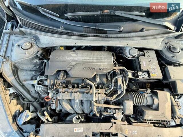 Черный Хендай Элантра, объемом двигателя 2 л и пробегом 85 тыс. км за 11000 $, фото 19 на Automoto.ua