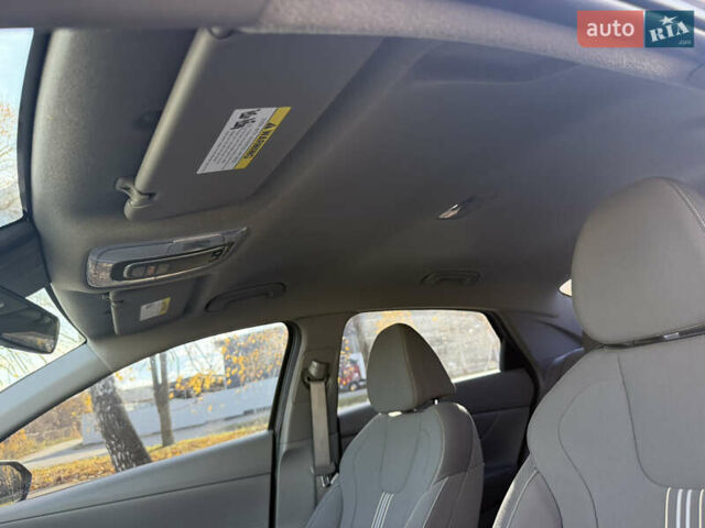 Чорний Хендай Елантра, об'ємом двигуна 2 л та пробігом 159 тис. км за 16700 $, фото 30 на Automoto.ua