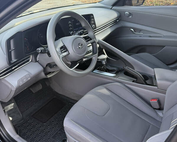 Чорний Хендай Елантра, об'ємом двигуна 2 л та пробігом 159 тис. км за 16700 $, фото 18 на Automoto.ua