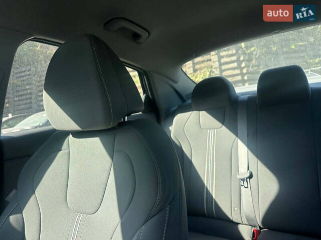 Чорний Хендай Елантра, об'ємом двигуна 2 л та пробігом 23 тис. км за 16750 $, фото 29 на Automoto.ua