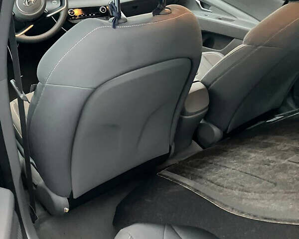 Чорний Хендай Елантра, об'ємом двигуна 2 л та пробігом 23 тис. км за 16750 $, фото 48 на Automoto.ua