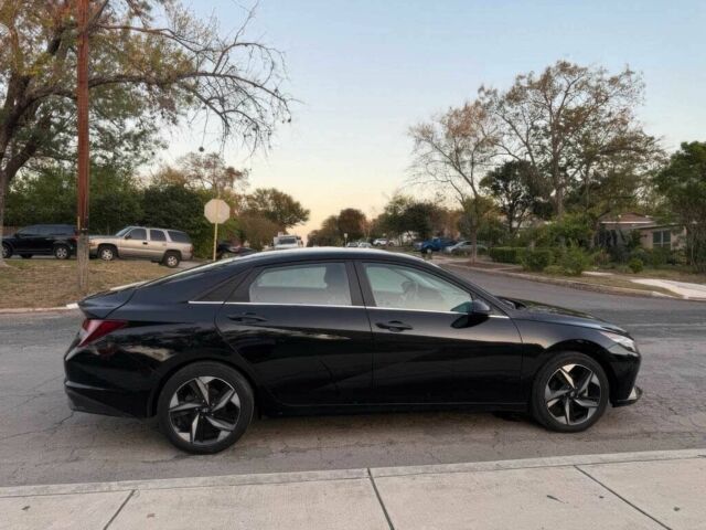 Черный Хендай Элантра, объемом двигателя 2 л и пробегом 16 тыс. км за 11900 $, фото 2 на Automoto.ua