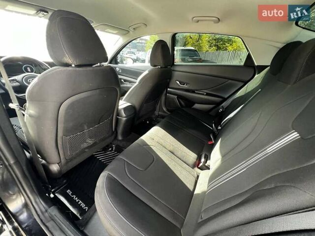 Чорний Хендай Елантра, об'ємом двигуна 2 л та пробігом 126 тис. км за 12700 $, фото 11 на Automoto.ua