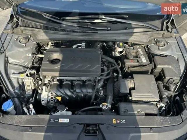 Черный Хендай Элантра, объемом двигателя 1.59 л и пробегом 46 тыс. км за 16700 $, фото 2 на Automoto.ua