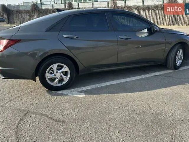 Черный Хендай Элантра, объемом двигателя 1.59 л и пробегом 46 тыс. км за 16700 $, фото 3 на Automoto.ua