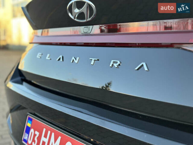Хендай Элантра 2023 в Львове на Automoto.ua Черный Хендай Элантра, объемом двигателя 2 л и пробегом 100 тыс. км за 17900 $, фото 19 на Automoto.ua