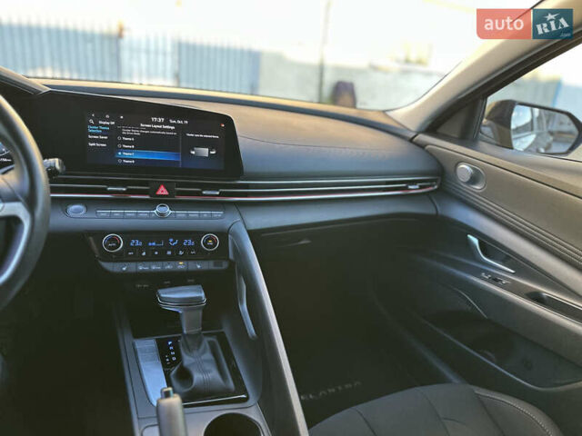 Хендай Элантра 2023 в Львове на Automoto.ua Черный Хендай Элантра, объемом двигателя 2 л и пробегом 100 тыс. км за 17900 $, фото 45 на Automoto.ua