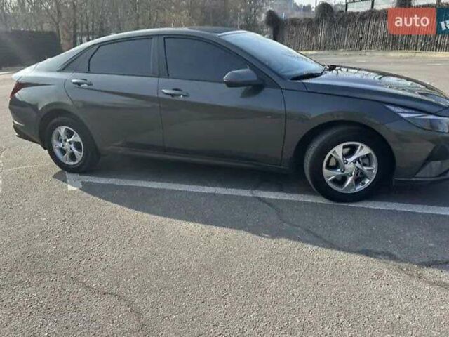 Черный Хендай Элантра, объемом двигателя 1.59 л и пробегом 46 тыс. км за 16700 $, фото 4 на Automoto.ua