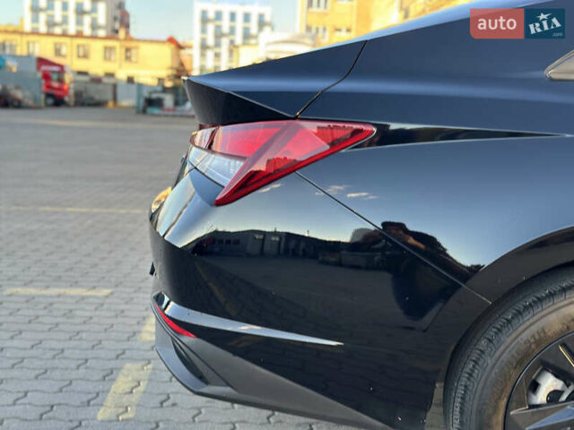 Хендай Элантра 2023 в Львове на Automoto.ua Черный Хендай Элантра, объемом двигателя 2 л и пробегом 100 тыс. км за 17900 $, фото 23 на Automoto.ua