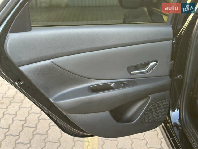 Хендай Элантра 2023 в Львове на Automoto.ua Черный Хендай Элантра, объемом двигателя 2 л и пробегом 100 тыс. км за 17900 $, фото 54 на Automoto.ua