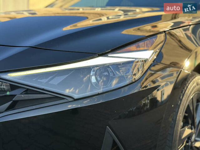 Хендай Элантра 2023 в Львове на Automoto.ua Черный Хендай Элантра, объемом двигателя 2 л и пробегом 100 тыс. км за 17900 $, фото 4 на Automoto.ua