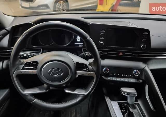 Черный Хендай Элантра, объемом двигателя 1.59 л и пробегом 55 тыс. км за 17900 $, фото 8 на Automoto.ua