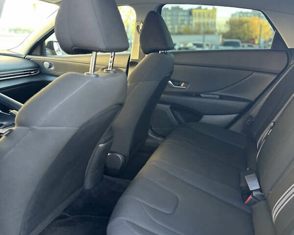 Хендай Элантра 2023 в Львове на Automoto.ua Черный Хендай Элантра, объемом двигателя 2 л и пробегом 100 тыс. км за 17900 $, фото 58 на Automoto.ua