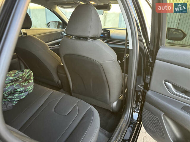 Хендай Элантра 2023 в Львове на Automoto.ua Черный Хендай Элантра, объемом двигателя 2 л и пробегом 100 тыс. км за 17900 $, фото 59 на Automoto.ua