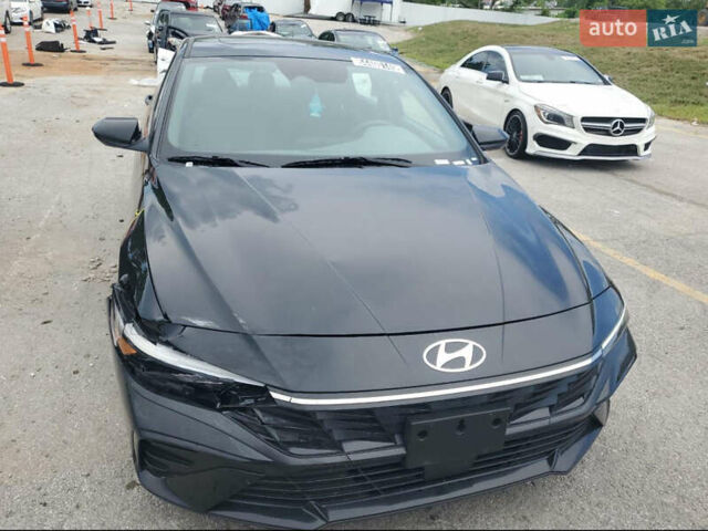 Черный Хендай Элантра, объемом двигателя 2 л и пробегом 9 тыс. км за 2490 $, фото 4 на Automoto.ua