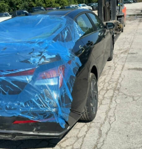 Черный Хендай Элантра, объемом двигателя 2 л и пробегом 9 тыс. км за 2490 $, фото 12 на Automoto.ua