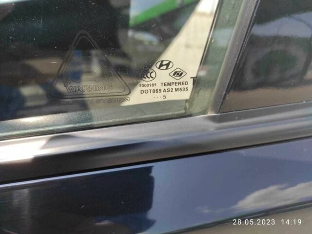 Черный Хендай Элантра, объемом двигателя 1.8 л и пробегом 124 тыс. км за 9000 $, фото 10 на Automoto.ua