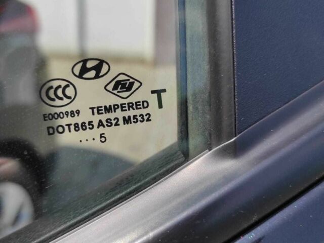 Черный Хендай Элантра, объемом двигателя 1.8 л и пробегом 124 тыс. км за 9000 $, фото 5 на Automoto.ua