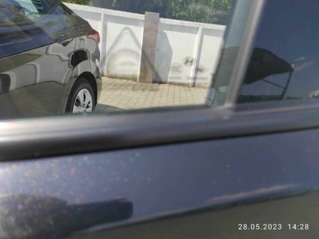 Черный Хендай Элантра, объемом двигателя 1.8 л и пробегом 124 тыс. км за 9000 $, фото 2 на Automoto.ua