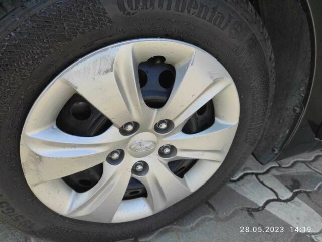 Черный Хендай Элантра, объемом двигателя 1.8 л и пробегом 124 тыс. км за 9000 $, фото 9 на Automoto.ua