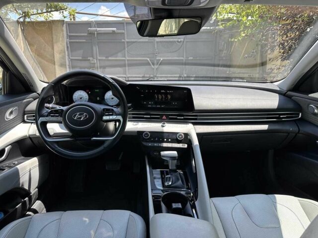 Черный Хендай Элантра, объемом двигателя 1.6 л и пробегом 33 тыс. км за 14100 $, фото 2 на Automoto.ua