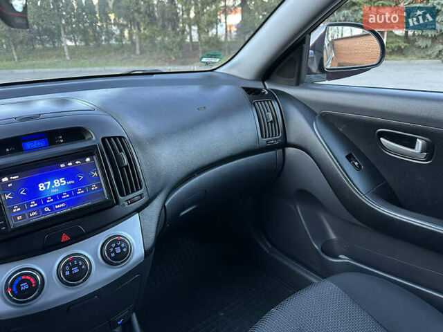 Фиолетовый Хендай Элантра, объемом двигателя 1.6 л и пробегом 198 тыс. км за 6750 $, фото 35 на Automoto.ua