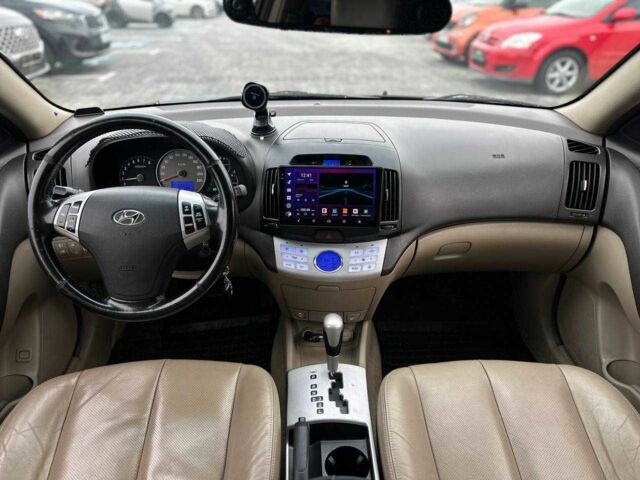 Фиолетовый Хендай Элантра, объемом двигателя 2 л и пробегом 322 тыс. км за 7400 $, фото 14 на Automoto.ua