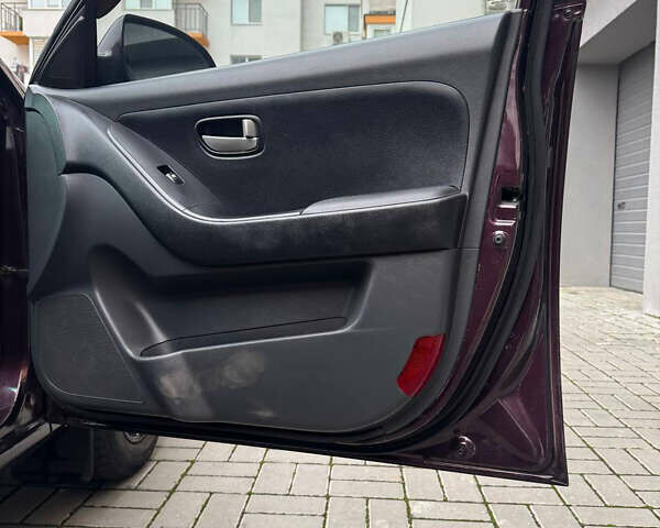 Фіолетовий Хендай Елантра, об'ємом двигуна 1.59 л та пробігом 221 тис. км за 5600 $, фото 10 на Automoto.ua