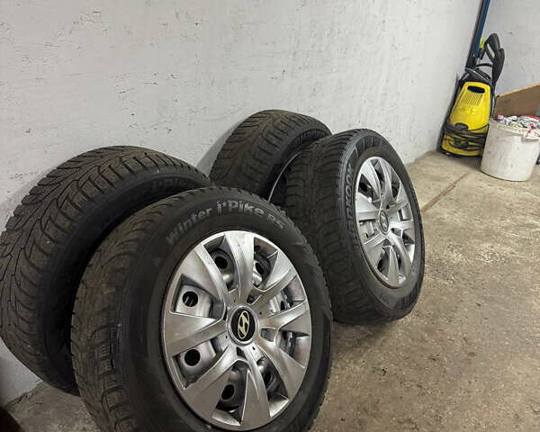 Фіолетовий Хендай Елантра, об'ємом двигуна 1.59 л та пробігом 221 тис. км за 5600 $, фото 2 на Automoto.ua