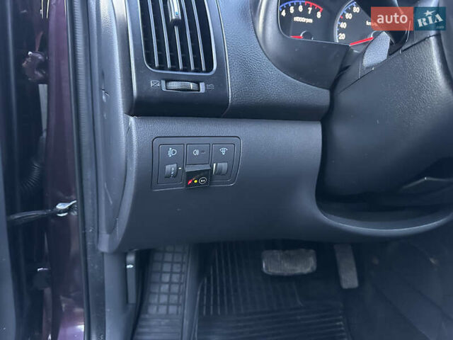 Фіолетовий Хендай Елантра, об'ємом двигуна 1.6 л та пробігом 198 тис. км за 6850 $, фото 31 на Automoto.ua