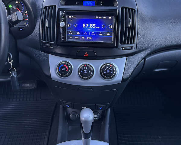 Фиолетовый Хендай Элантра, объемом двигателя 1.6 л и пробегом 198 тыс. км за 6750 $, фото 31 на Automoto.ua