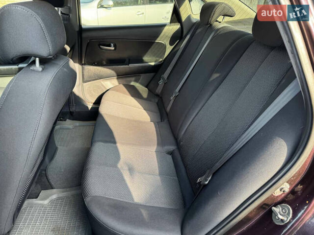 Хендай Элантра 2007 в Днепре (Днепропетровске) на Automoto.ua Фиолетовый Хендай Элантра, объемом двигателя 1.6 л и пробегом 70 тыс. км за 6300 $, фото 15 на Automoto.ua