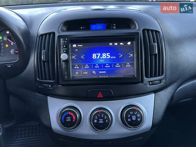 Фіолетовий Хендай Елантра, об'ємом двигуна 1.6 л та пробігом 198 тис. км за 6850 $, фото 33 на Automoto.ua