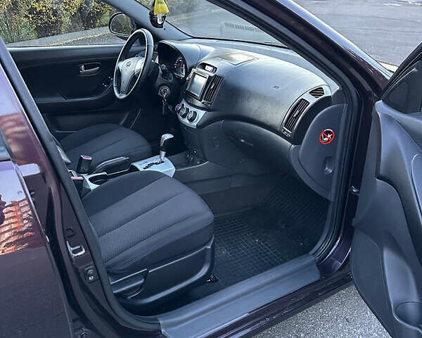 Фиолетовый Хендай Элантра, объемом двигателя 1.6 л и пробегом 198 тыс. км за 6750 $, фото 24 на Automoto.ua