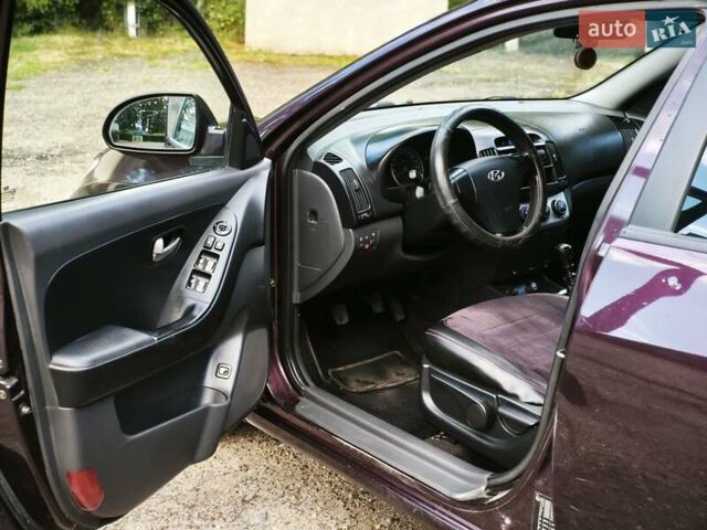 Фиолетовый Хендай Элантра, объемом двигателя 1.59 л и пробегом 276 тыс. км за 4800 $, фото 8 на Automoto.ua