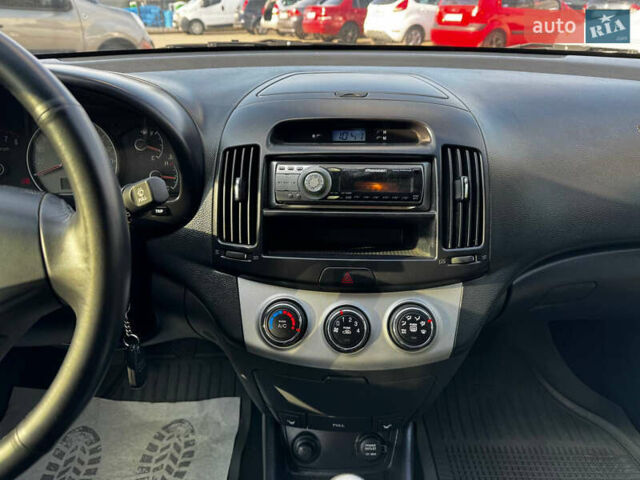 Хендай Элантра 2007 в Днепре (Днепропетровске) на Automoto.ua Фиолетовый Хендай Элантра, объемом двигателя 1.6 л и пробегом 70 тыс. км за 6300 $, фото 9 на Automoto.ua