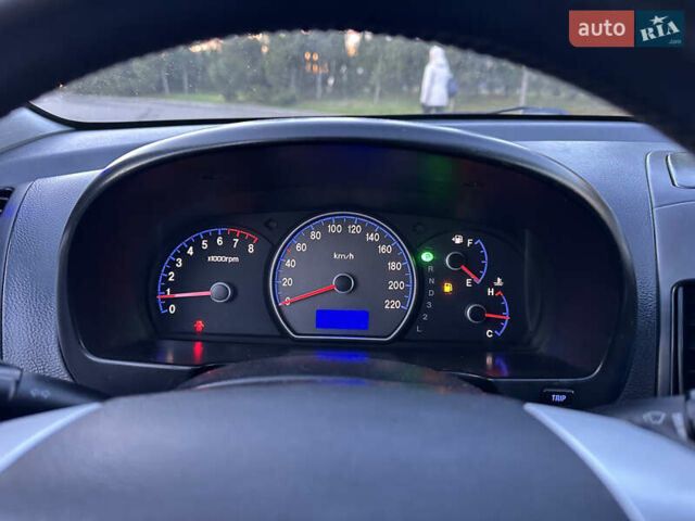 Фіолетовий Хендай Елантра, об'ємом двигуна 1.6 л та пробігом 198 тис. км за 6850 $, фото 30 на Automoto.ua