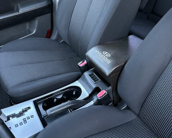 Фіолетовий Хендай Елантра, об'ємом двигуна 1.6 л та пробігом 198 тис. км за 6850 $, фото 38 на Automoto.ua