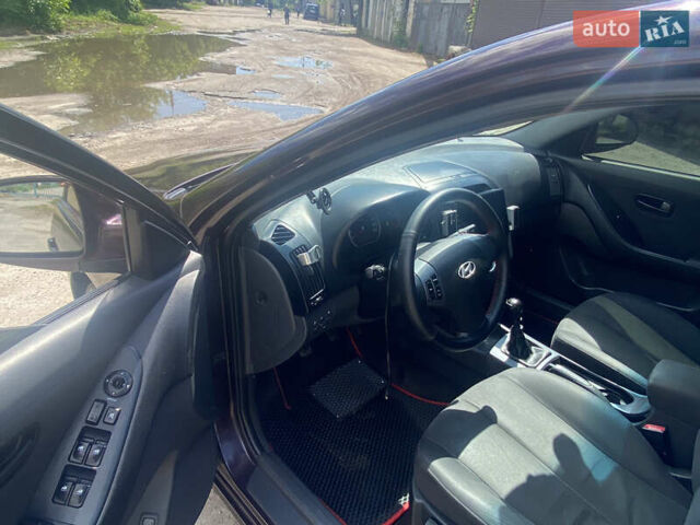 Фиолетовый Хендай Элантра, объемом двигателя 1.59 л и пробегом 190 тыс. км за 4900 $, фото 4 на Automoto.ua